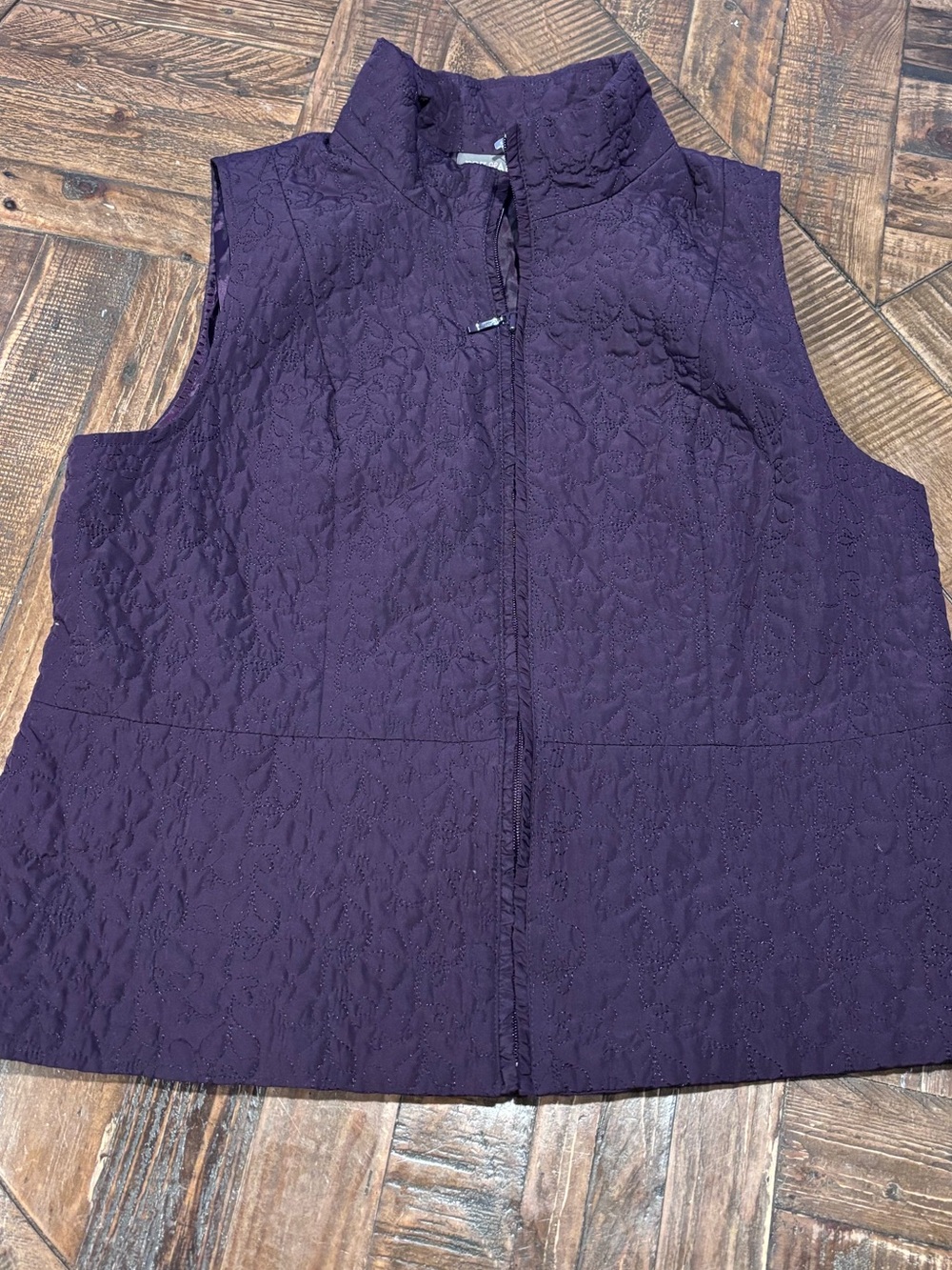 Roz & Ali Quilted Plum Sleeveless Stand-Collar Vest in size XL